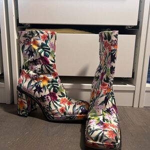 L'INTERVALLE Multicolor Floral Heeled Boots